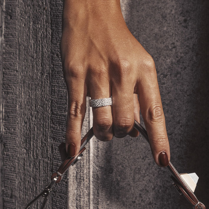 Constellation No.1 ring white gold showcase 709x709