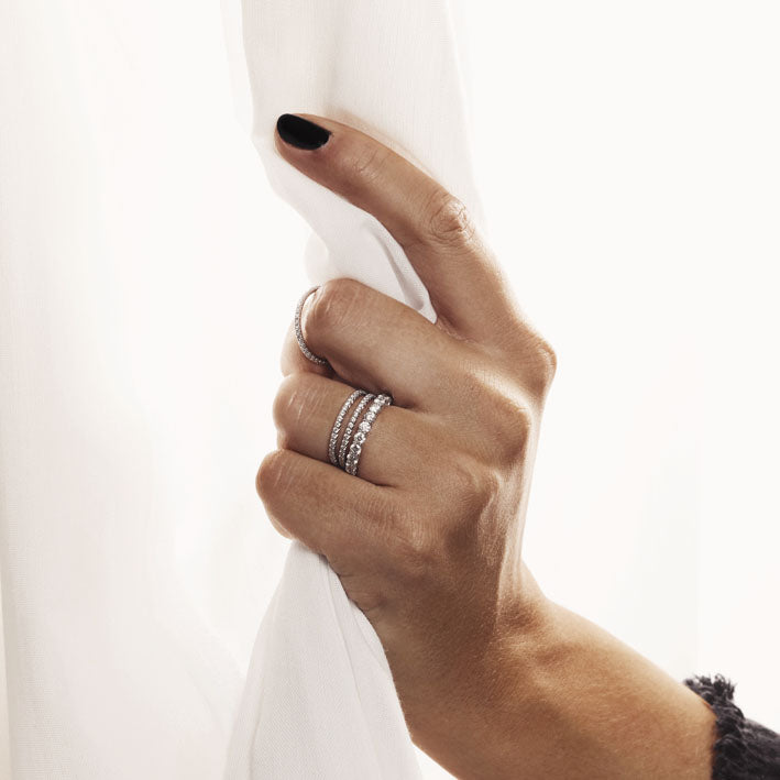 Gravity No.1 ring white gold showcase 709x709