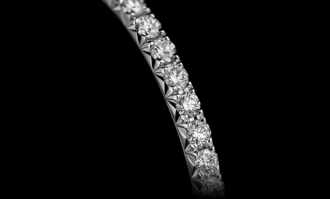 Halo No.1 ring white gold detail 1920x1160