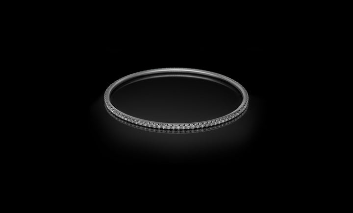 Halo No.6 bangle white gold rotated 1920x1160
