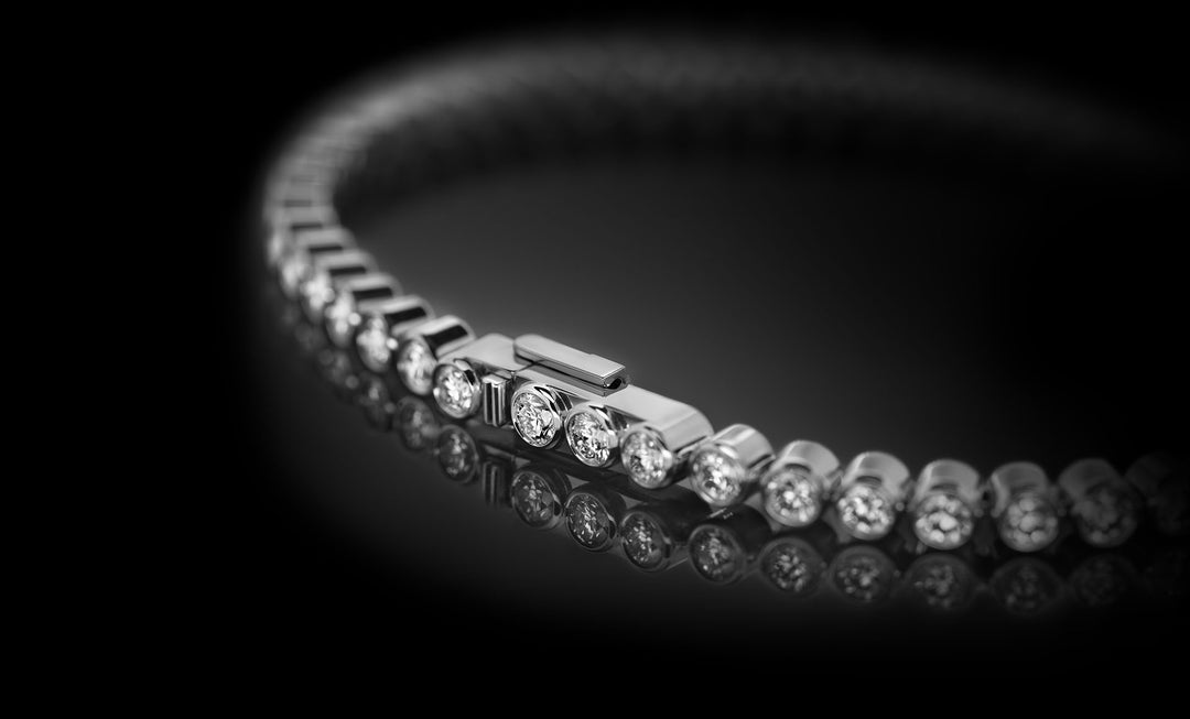 Meridian No.1 bracelet white gold clasp 1920x1160