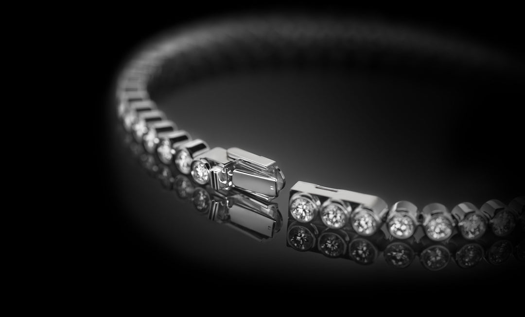 Meridian No.1 bracelet white gold detached 1920x1160