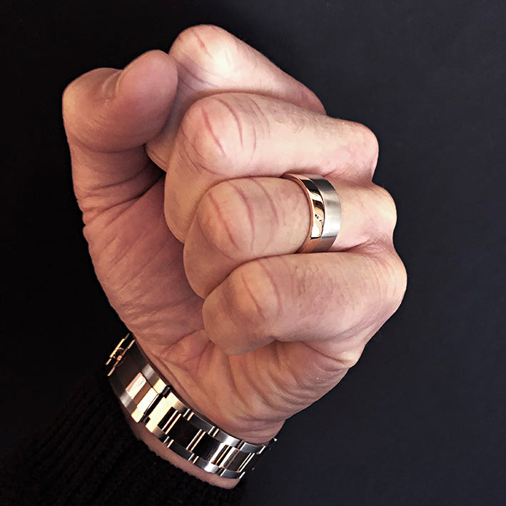 The Ring No.2 ring rose gold showcase 709x709